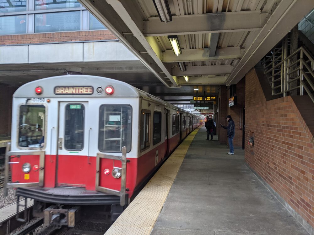 train heading to Braintree entering JFK/U Mass